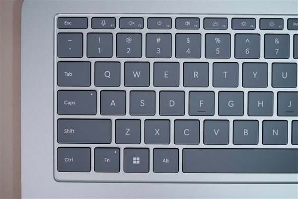 1.9万旗舰Windows本！微软Surface Laptop Studio 2图赏