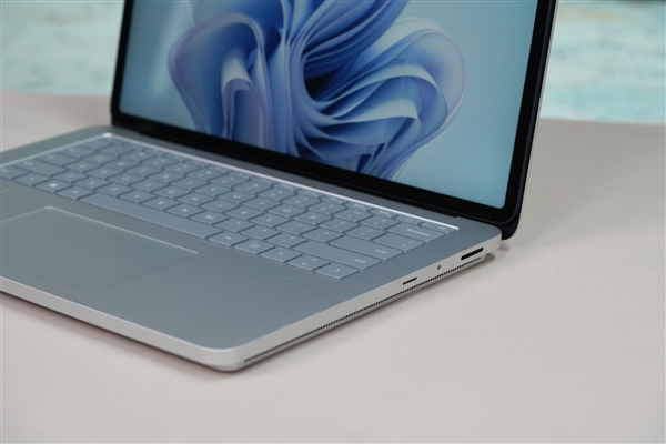1.9万旗舰Windows本！微软Surface Laptop Studio 2图赏
