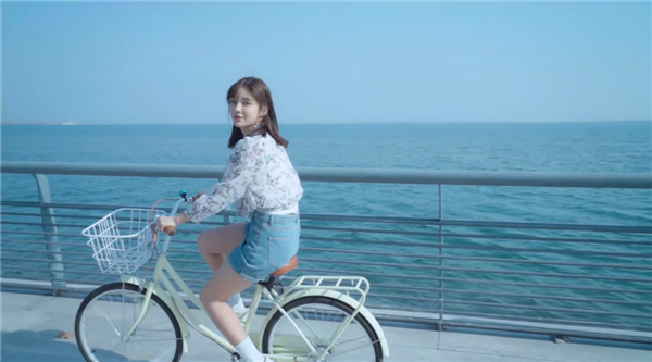 玩这个被美女包围的游戏:我骗了哥们儿 也骗了自己