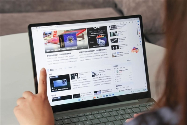 比MacBook Air还轻的轻薄本！微软Surface Laptop Go 3上手