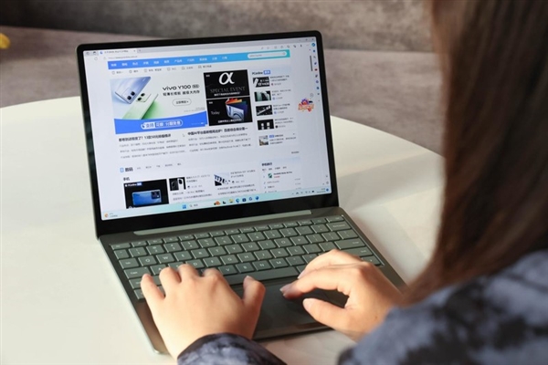 比MacBook Air还轻的轻薄本！微软Surface Laptop Go 3上手