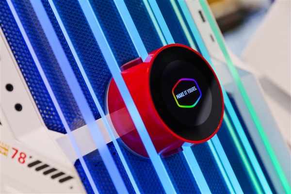 酷冷至尊机电散新品齐发：10万的电竞舱、4.3万的液冷主机、3万的“鞋子”