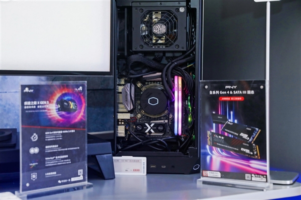 酷冷至尊机电散新品齐发：10万的电竞舱、4.3万的液冷主机、3万的“鞋子”