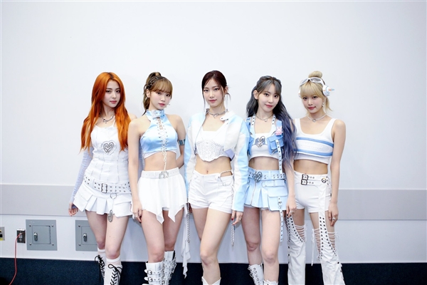 韩国女团亮相2023暴雪嘉年华：《守望先锋2》联动皮肤已上线