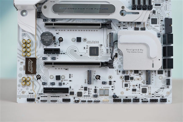 独特波浪造型吸睛！七彩虹iGame Z790D5 FLOW V20主板图赏