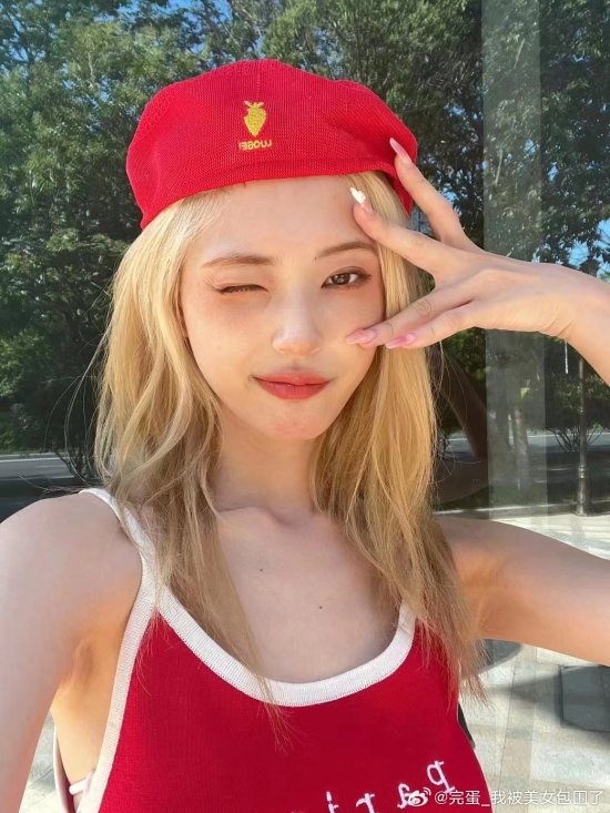 满足玩家要求！《完蛋！我被美女包围了》官方放出郑梓妍高清自拍图