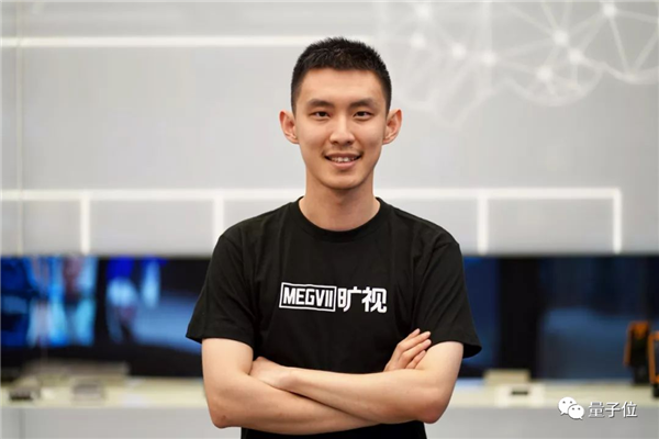 姚班天才开发《完蛋！我被大模型包围了》游戏爆火 一天用户过万