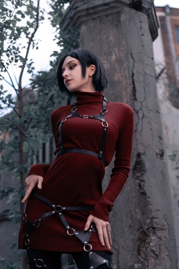 荷兰美女Cos《生化危机4》艾达王 异域风情王阿姨