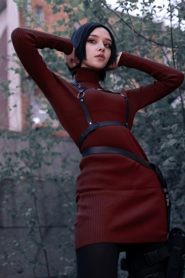 荷兰美女Cos《生化危机4》艾达王 异域风情王阿姨