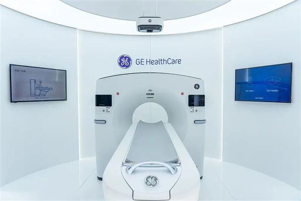 互联网之父凯文·凯利:美国制裁是短视的 只会加速中国自研芯片