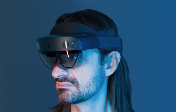 互联网之父凯文·凯利:美国制裁是短视的 只会加速中国自研芯片