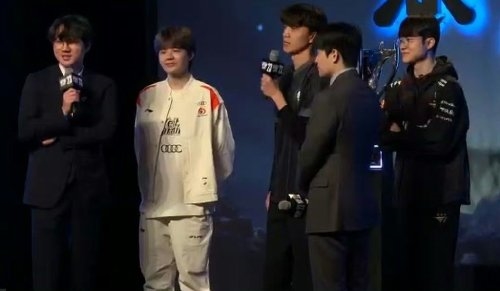 幸运女神在微笑！WBG获得决赛选边权：选择蓝色方