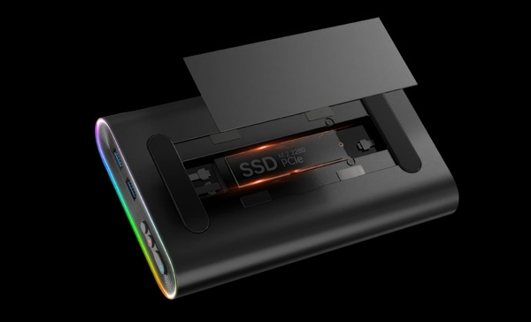 全球第一款！外置显卡自带M.2 SSD