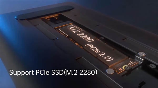 全球第一款！外置显卡自带M.2 SSD