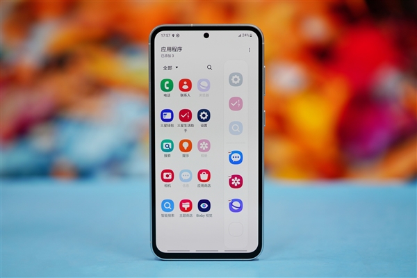 简约小直屏！三星Galaxy S23 FE晴云白图赏
