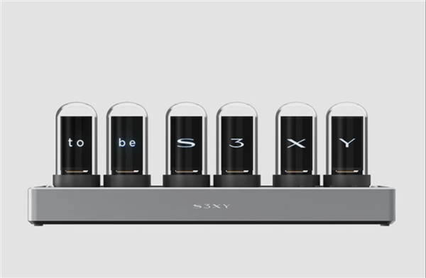 内置6块彩色屏幕：特斯拉周边推出“时光辉钟” 售价839元