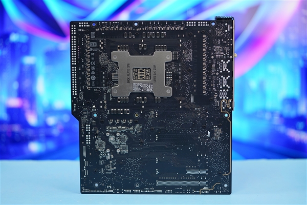 36相极致供电！华硕Pro WS TRX50-SAGE WIFI主板图赏