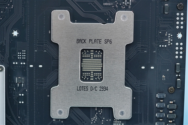 支持AMD锐龙线程撕裂者7000！技嘉TRX50 AERO D主板图赏