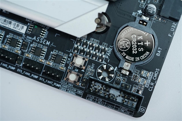 支持AMD锐龙线程撕裂者7000！技嘉TRX50 AERO D主板图赏