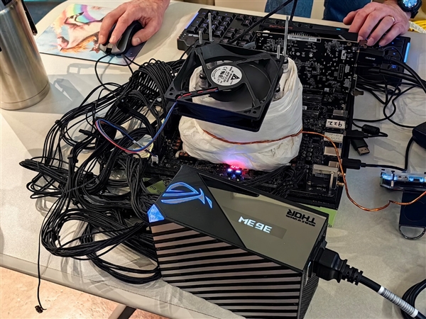 96核心线程撕裂者PRO 7995WX极限超频：世界纪录轻松拔高108％！