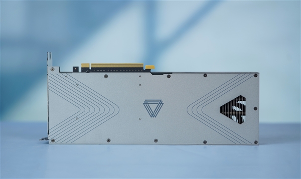 国产显卡厂商摩尔线程完成第五轮融资：总额超65亿元