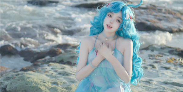 神还原：1米8萝莉博主COS《王者荣耀》美人鱼朵莉亚
