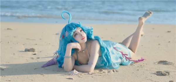 神还原：1米8萝莉博主COS《王者荣耀》美人鱼朵莉亚