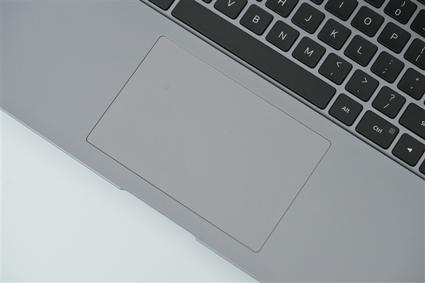 首款澎湃OS大屏轻薄本！Redmi Book 16图赏