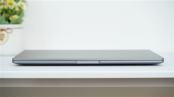 首款澎湃OS大屏轻薄本！Redmi Book 16图赏