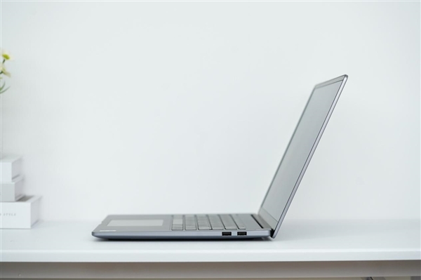 首款澎湃OS大屏轻薄本！Redmi Book 16图赏