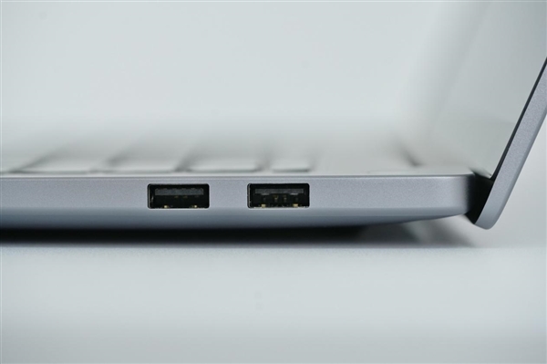 首款澎湃OS大屏轻薄本！Redmi Book 16图赏