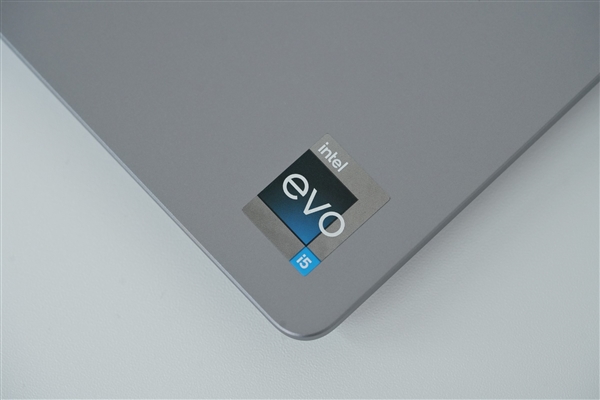 首款澎湃OS大屏轻薄本！Redmi Book 16图赏