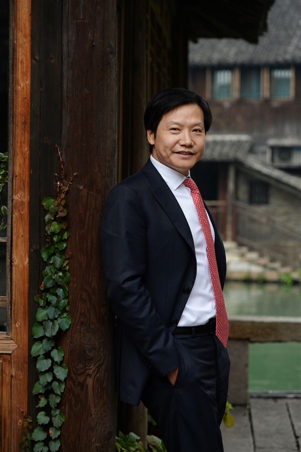 武大校友易中天称雷军捐13亿让他深感惭愧：13块钱都没有