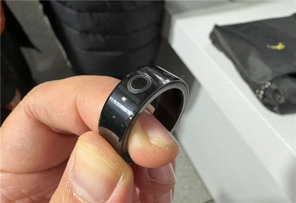 新手机、新眼镜、新车:魅族终于有国际大厂那味儿了