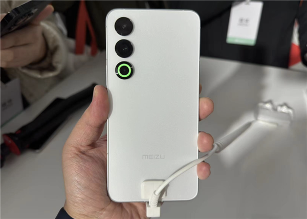 新手机、新眼镜、新车:魅族终于有国际大厂那味儿了