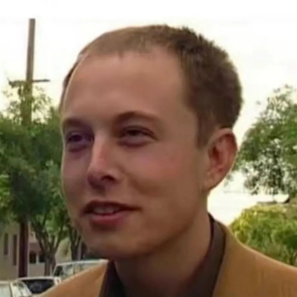 我的朋友开了家AI公司:6个月就把裤衩赔掉了