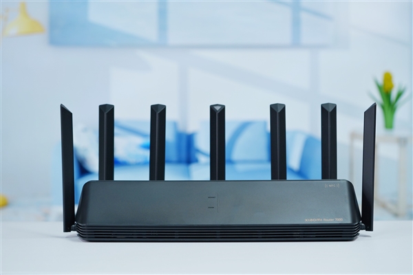 Wi-Fi 7路由只要899元！小米路由器7000图赏
