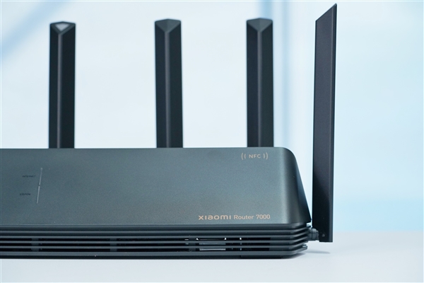 Wi-Fi 7路由只要899元！小米路由器7000图赏