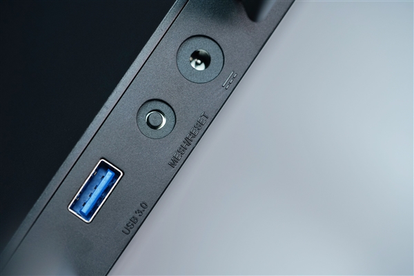 Wi-Fi 7路由只要899元！小米路由器7000图赏