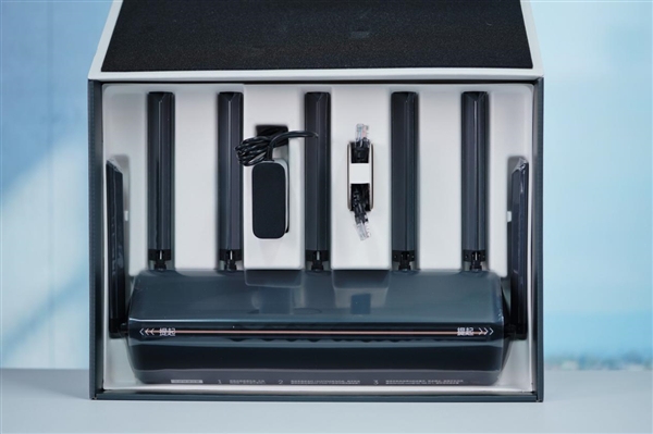 Wi-Fi 7路由只要899元！小米路由器7000图赏