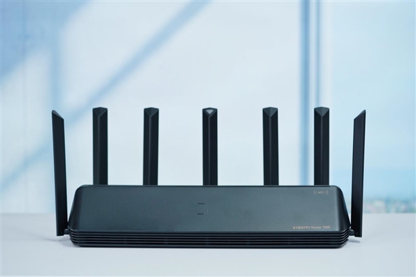 Wi-Fi 7路由只要899元！小米路由器7000图赏