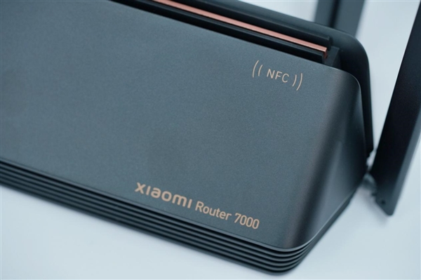 Wi-Fi 7路由只要899元！小米路由器7000图赏