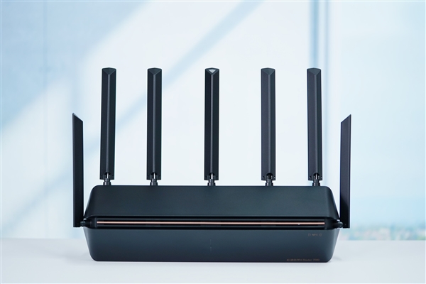 Wi-Fi 7路由只要899元！小米路由器7000图赏