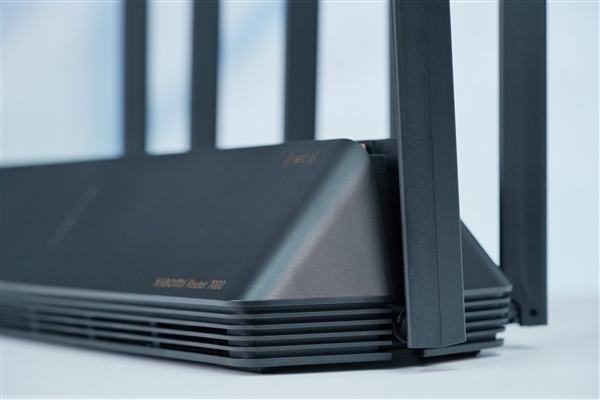 Wi-Fi 7路由只要899元！小米路由器7000图赏