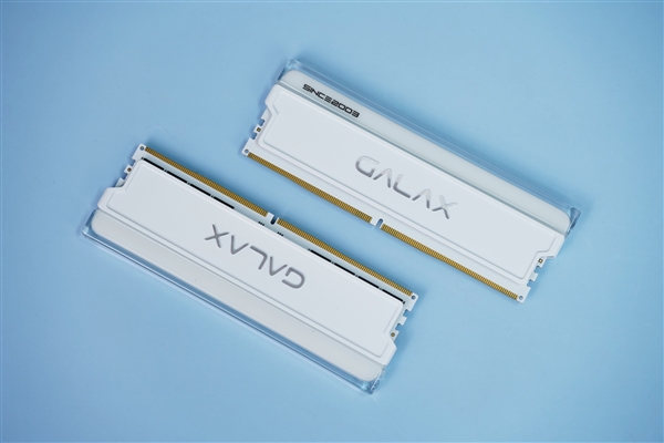 通体雪白！影驰20周年星曜D5-7200MHz 24G内存图赏