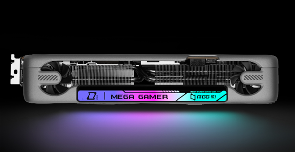 RTX 4070这是疯了！居然配备五个风扇