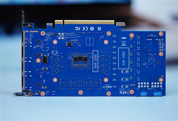 紧凑双风扇！撼与Arc A750 Orc OC显卡图赏