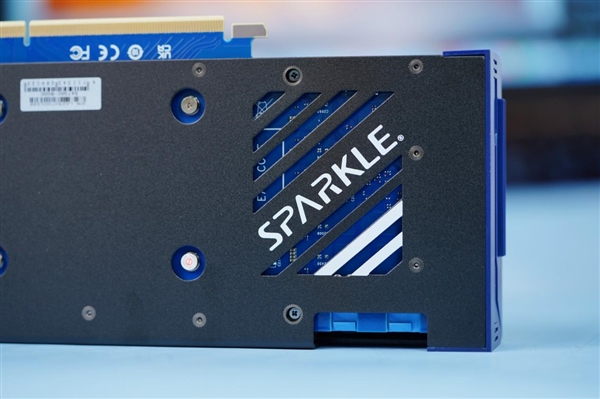 紧凑双风扇！撼与Arc A750 Orc OC显卡图赏