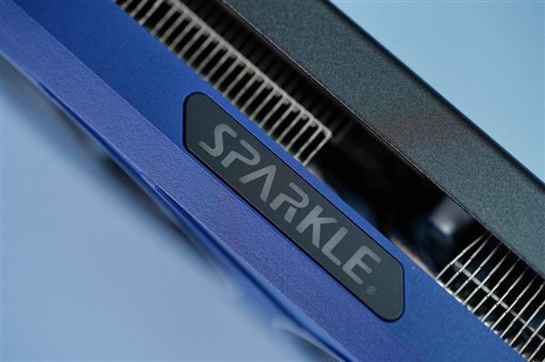 紧凑双风扇！撼与Arc A750 Orc OC显卡图赏