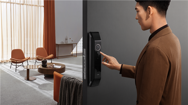 华为智能门锁Pro升级HarmonyOS 4：真人语音留言、天气提醒解锁更多温暖守护